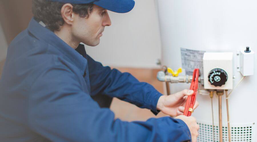 Local water heater installation in Lanark, IL